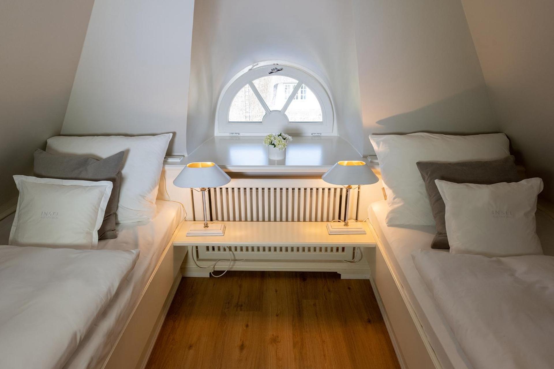 Benen-Diken-Hof Hotel Кайтум Екстериор снимка